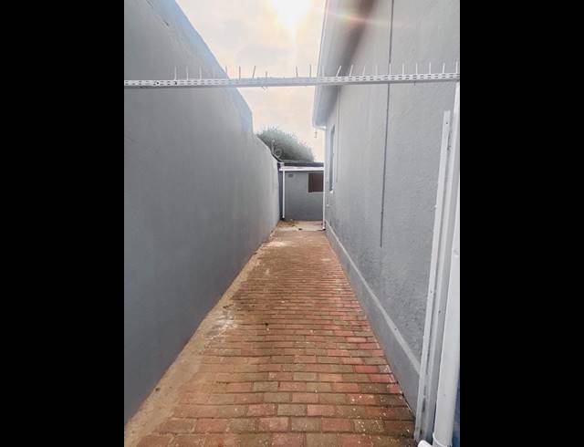 3 BEDROOM PROPERTY TO RENT IN NEWLANDS